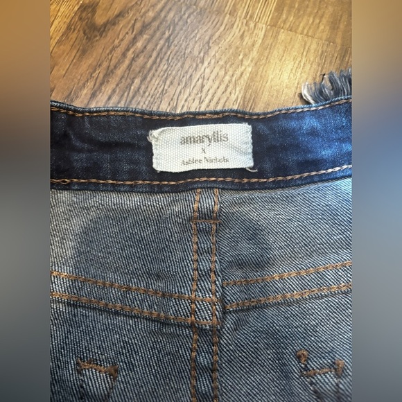Amaryllis High Rise Dark Blue Jeans button fly distressed basic neutral denim - Picture 12 of 12